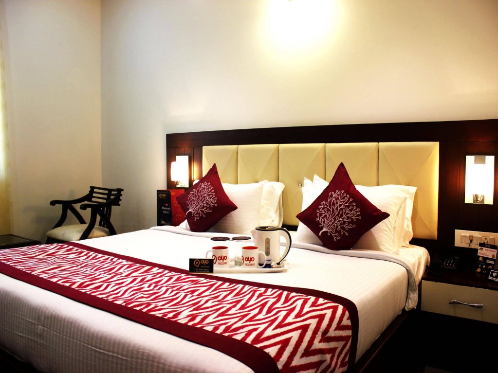 Фото Hotel Taj Heights