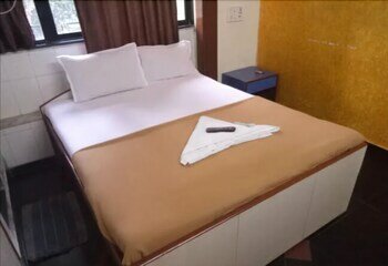Гостиница Summerland Guest House в Мумбаи