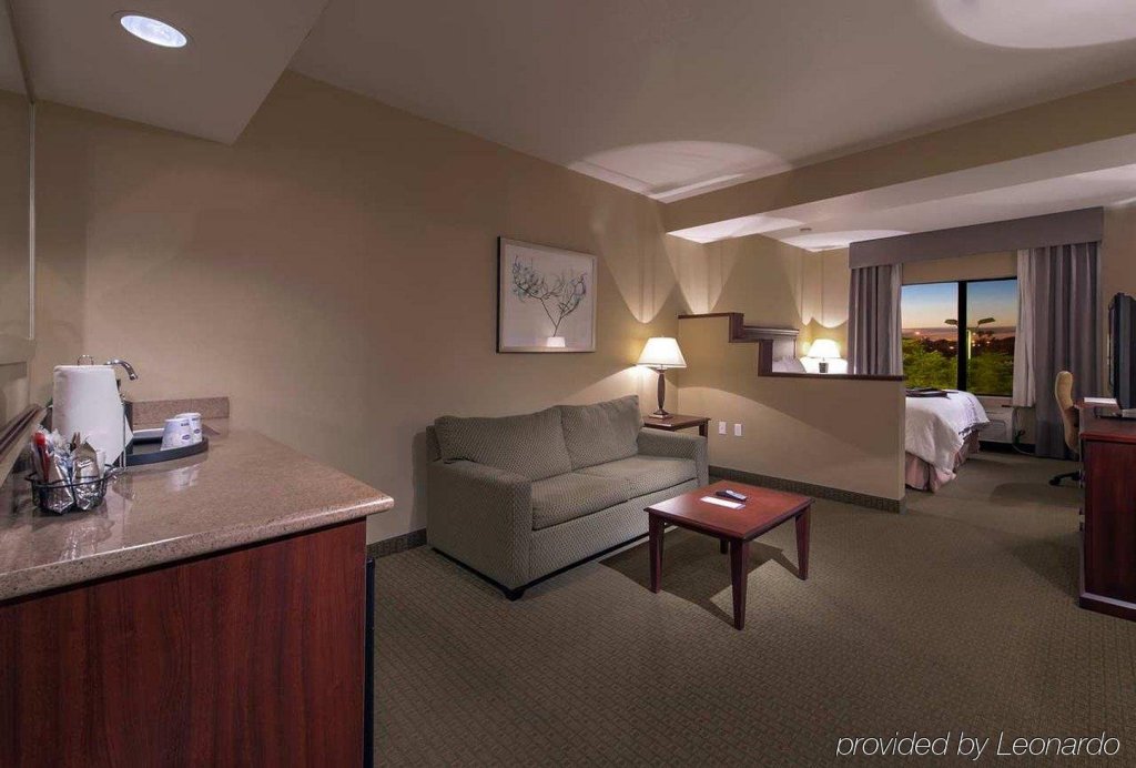 Фото Hampton Inn Phoenix-Airport North