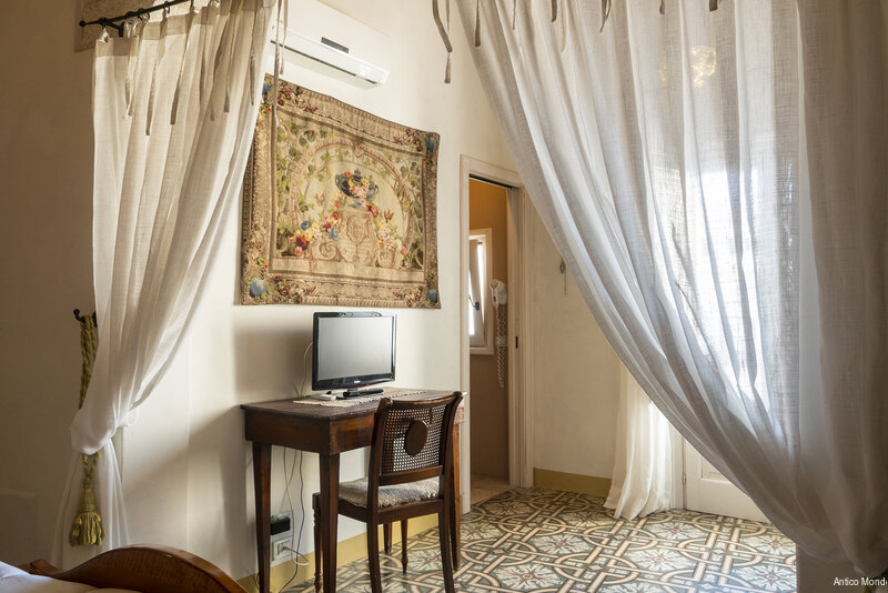Фото Antico Mondo Rooms & Suites