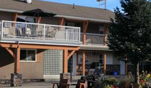 Фото Swiss Chalet Motel