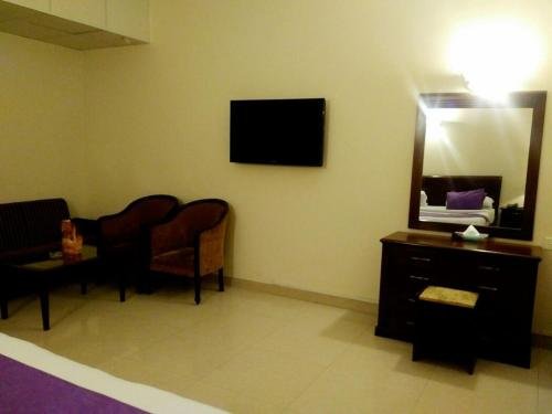 Фото Hotel Pak Continental