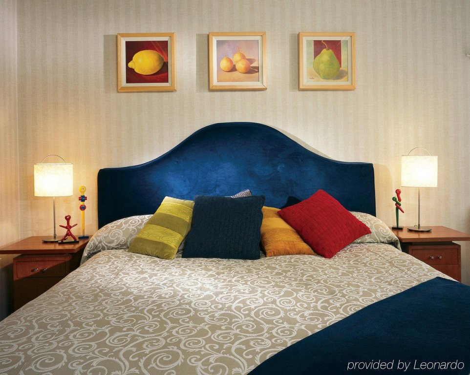 Фото The Listel Hotel