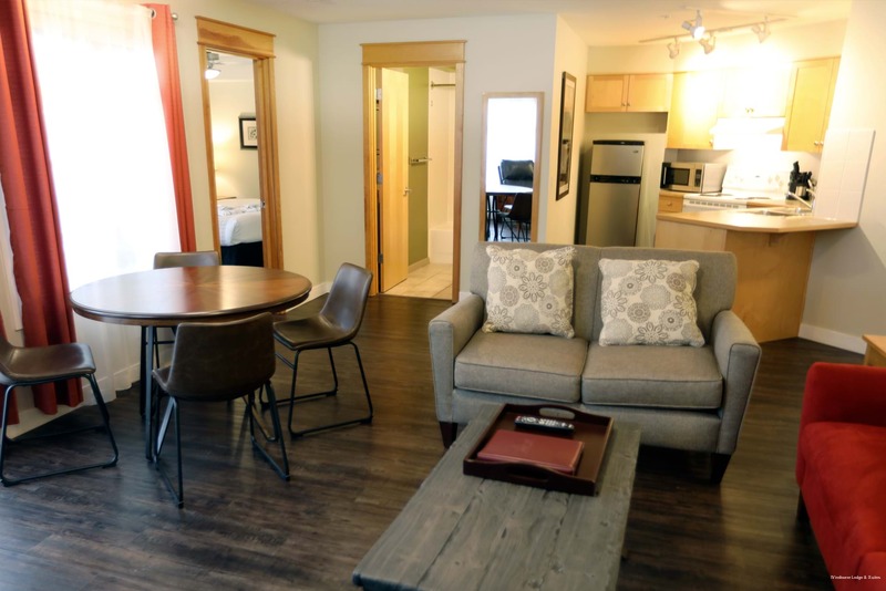 Фото Windtower Lodge and Suites