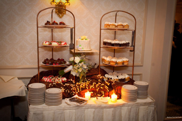 Фото Mayflower Park Hotel