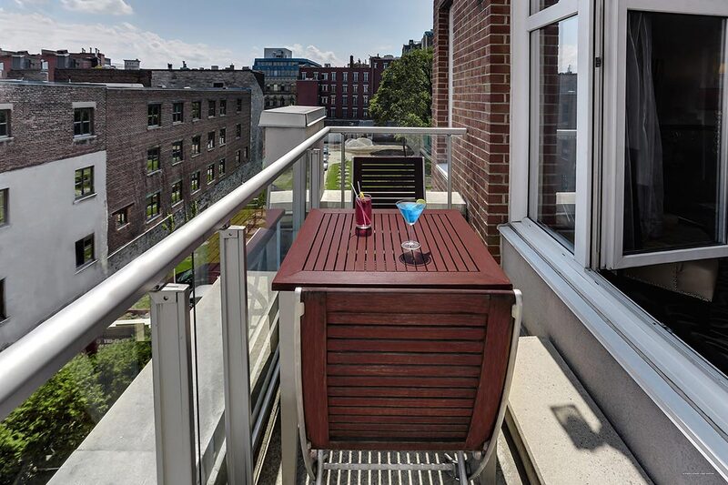 Фото Le Saint-Sulpice Hotel Montreal