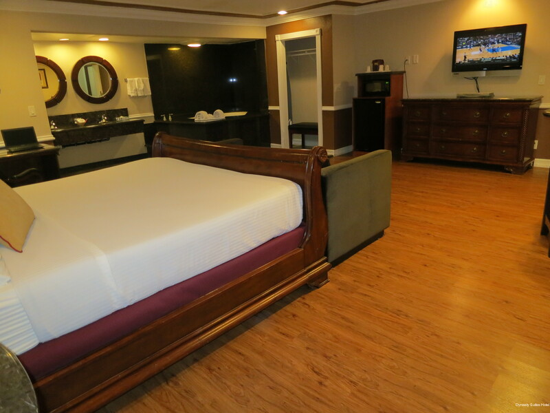 Фото Dynasty Suites Hotel Riverside