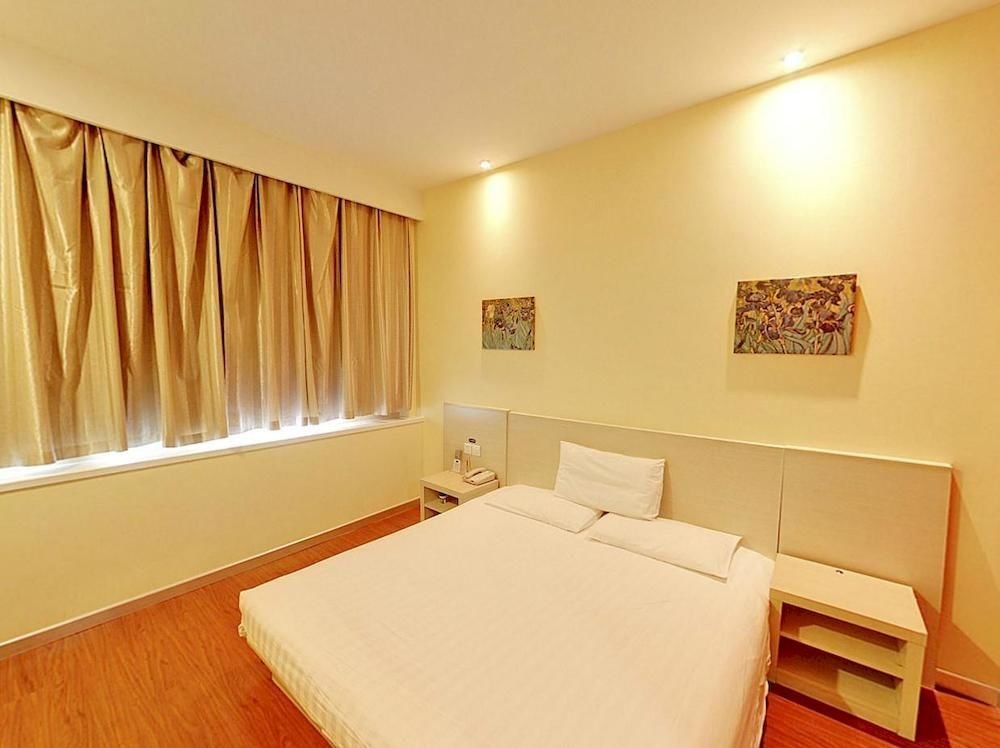 Фото Holiday Inn Hangzhou City Center