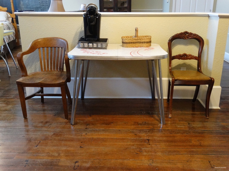 Фото Davie School Inn