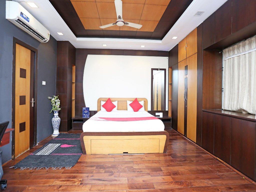 Фото Oyo 11345 Hotel White House Inn