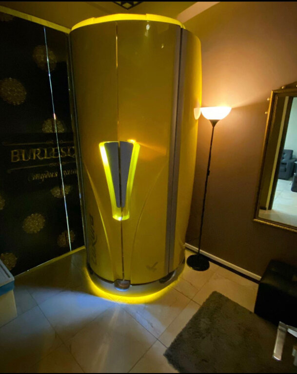 Indoor tanning Burlesque, Saint Petersburg, photo