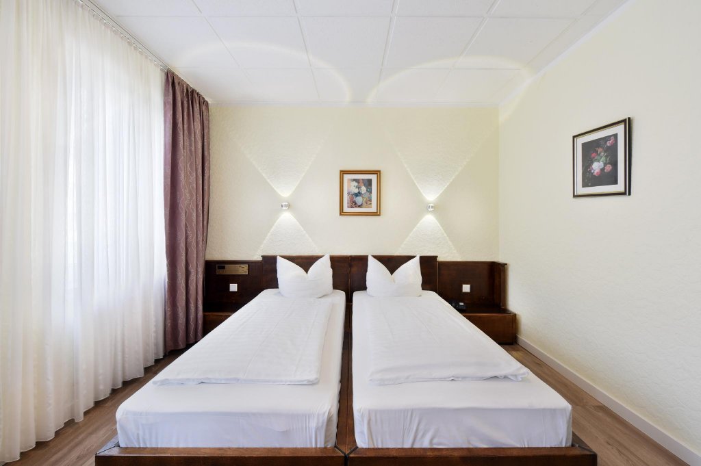 Фото Hotel Schumacher Düsseldorf