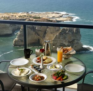 Гостиница Raouche Arjaan by Rotana