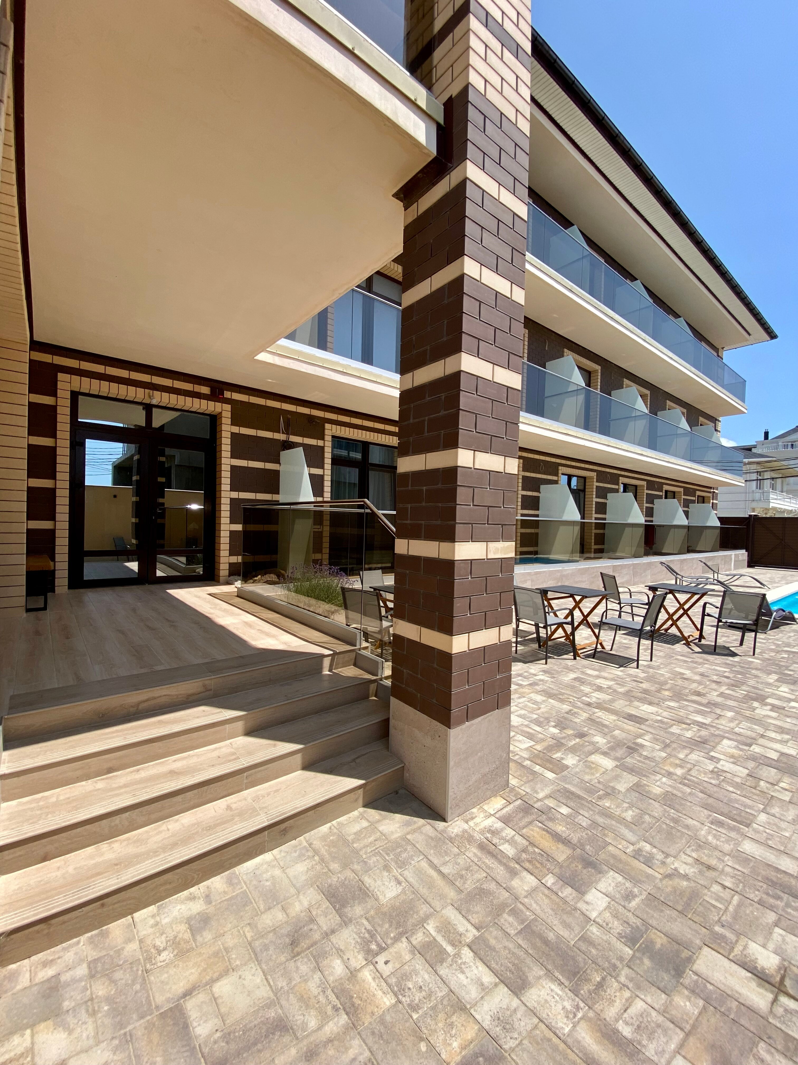 Фото отеля 2