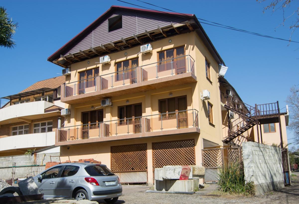 Фото отеля 1