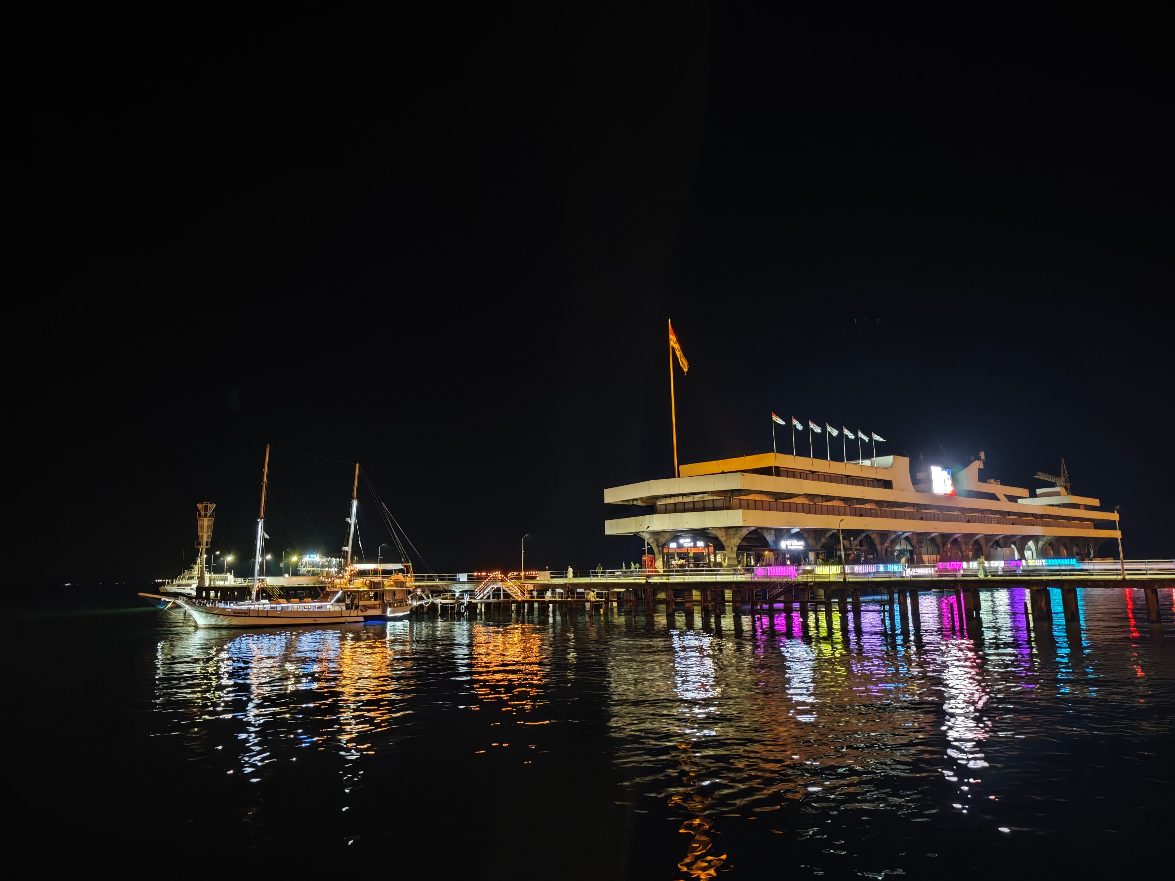 Фото Атмосфера