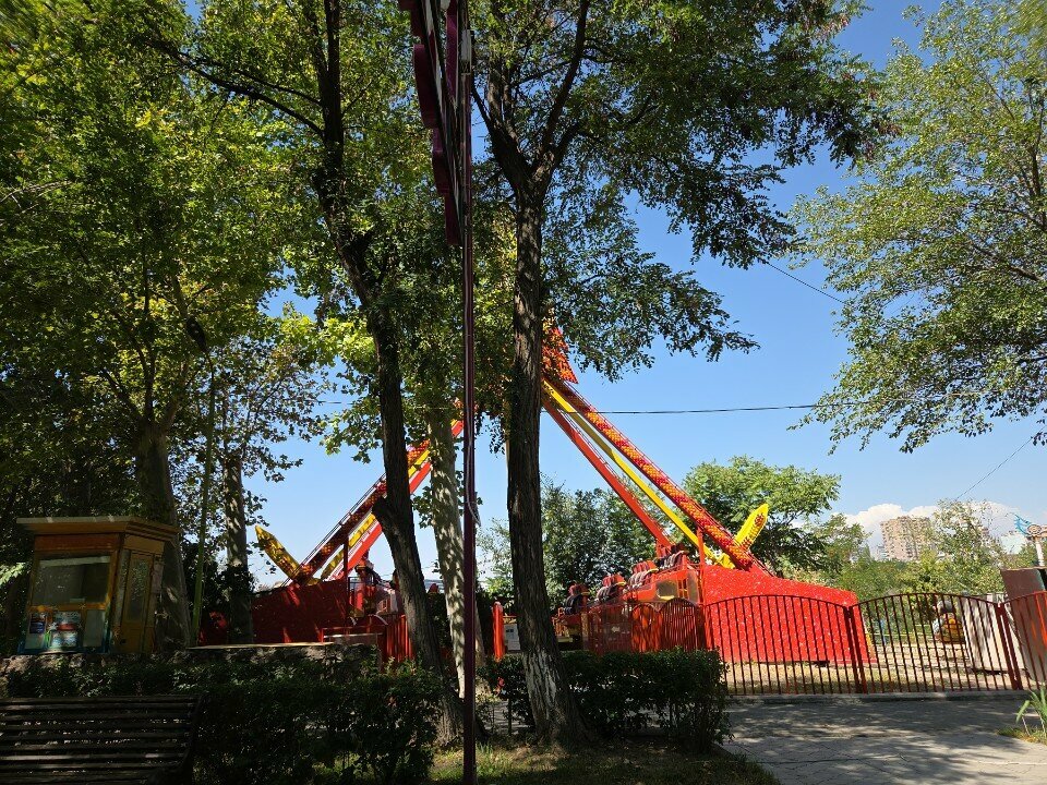Amusement park Octopus, Yerevan, photo
