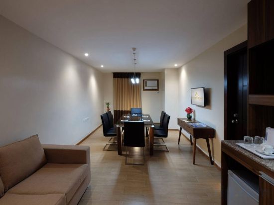 Фото Golden Prince Hotel and Suites