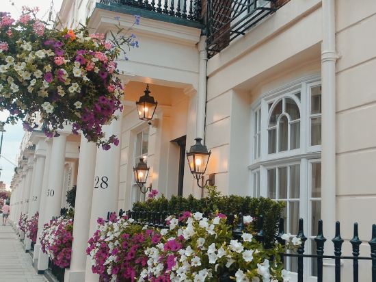 Фото Tophams Hotel