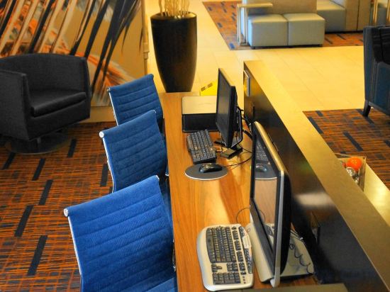 Фото Courtyard by Marriott Baldwin Park