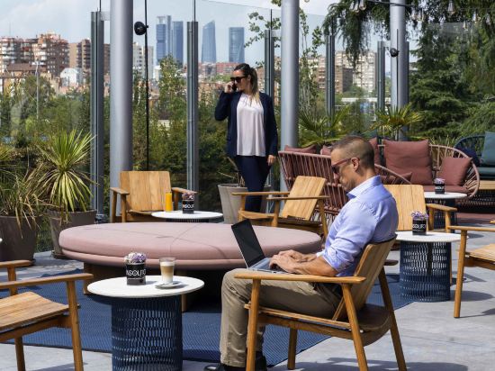 Фото Novotel Madrid Puente de La Paz