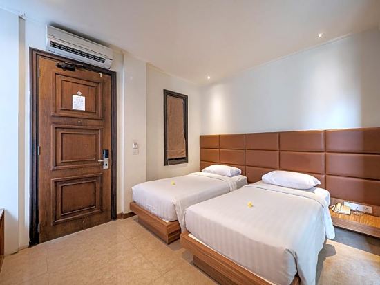 Фото Alron Hotel Kuta Powered by Archipelago