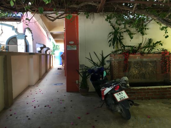 Фото Ban Elephant Blanc Apartment