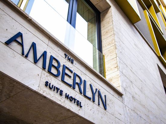 Фото The Amberlyn Suite Hotel