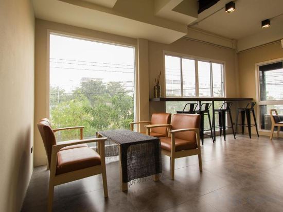 Фото Lazy Sunday Hostel