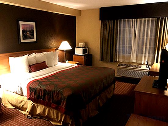 Фото Ramada by Wyndham Portland