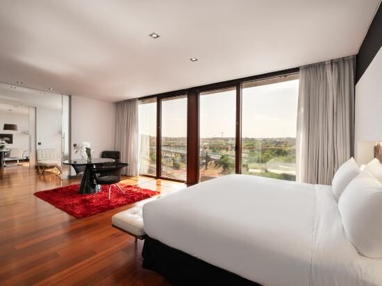 Фото Hilton Madrid Airport