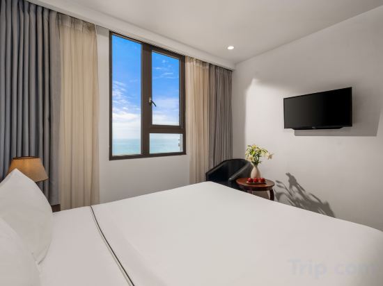 Фото Royal Charm Hotel