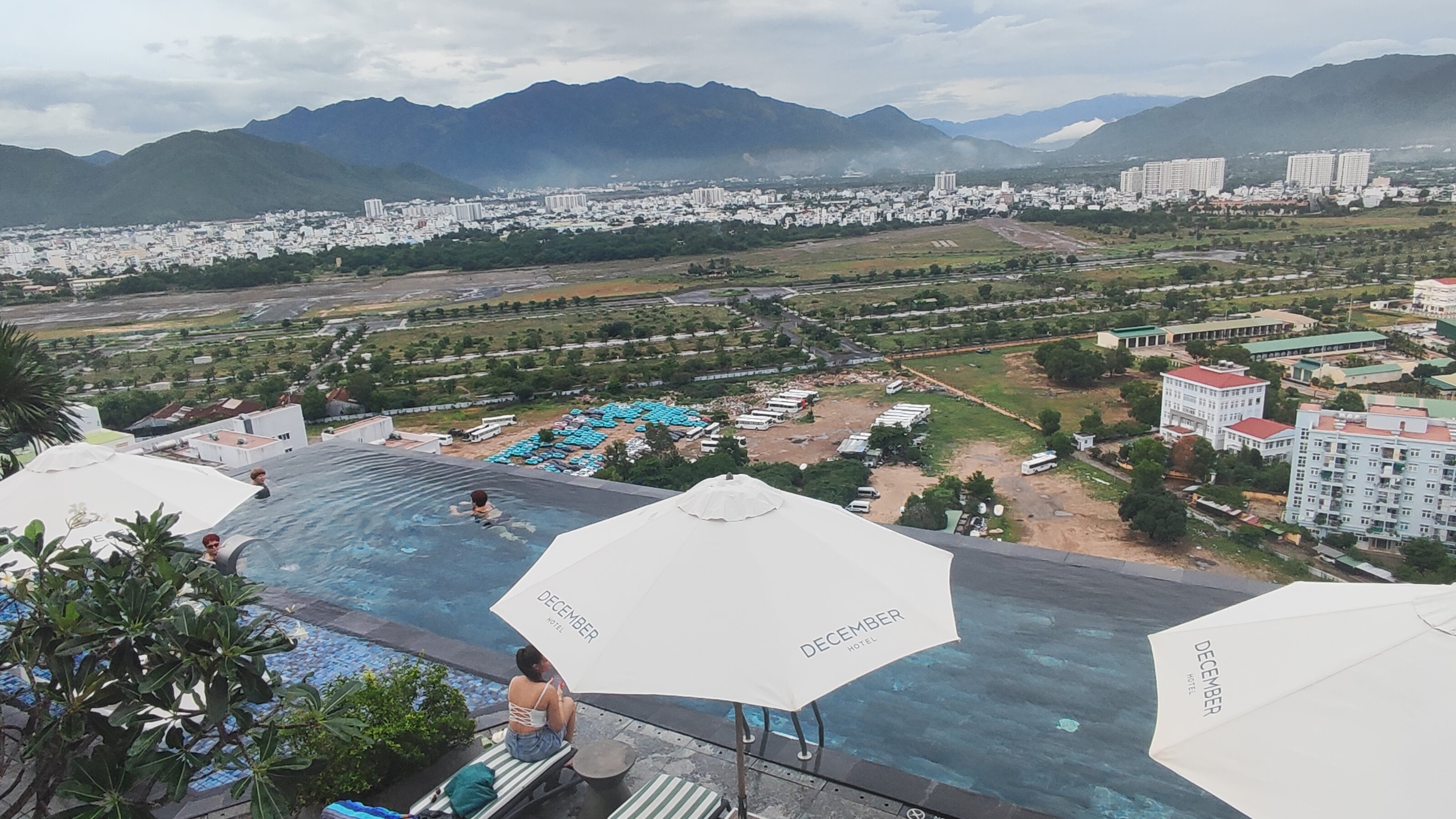 Фото December Hotel