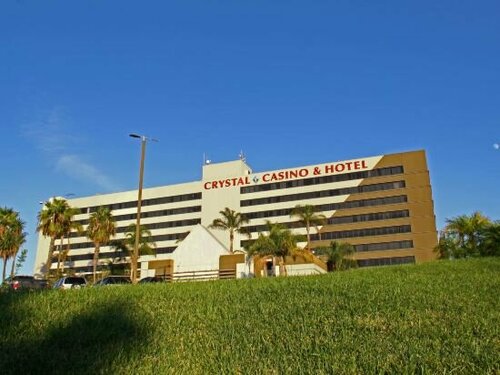 Гостиница La Crystal Hotel - Los Angeles Area в Карсоне
