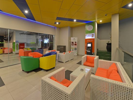 Фото Pop! Hotel Diponegoro Surabaya