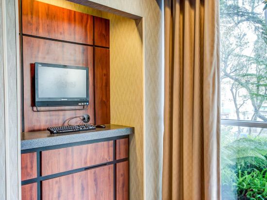 Фото Comfort Inn by the Bay