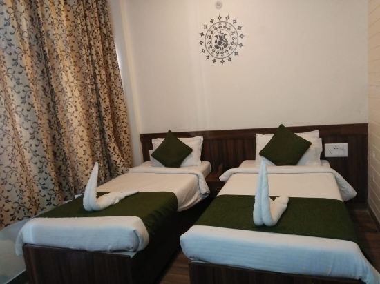 Фото Hotel Yog Tapovan