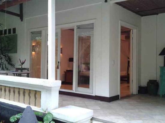 Фото Gajah Biru Bungalows