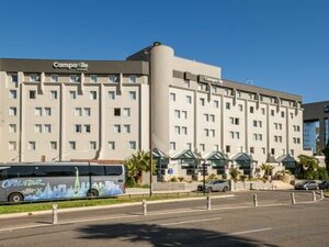 Гостиница Campanile Nice Airport в Ницце