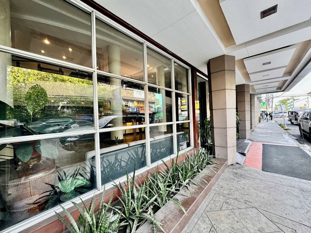 Фото Mo2 Westown Hotel Bacolod - Downtown