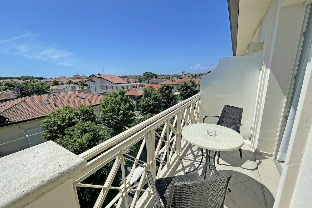 Фото Hotel Pigalle