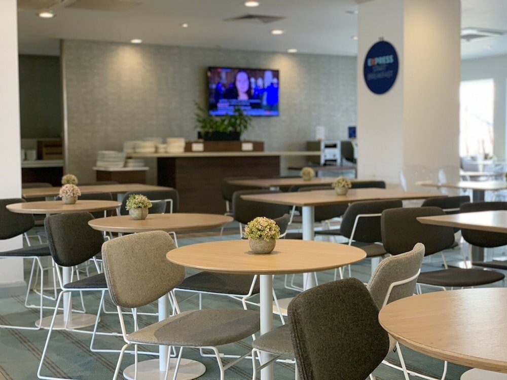 Фото Holiday Inn Express London - Earl's Court