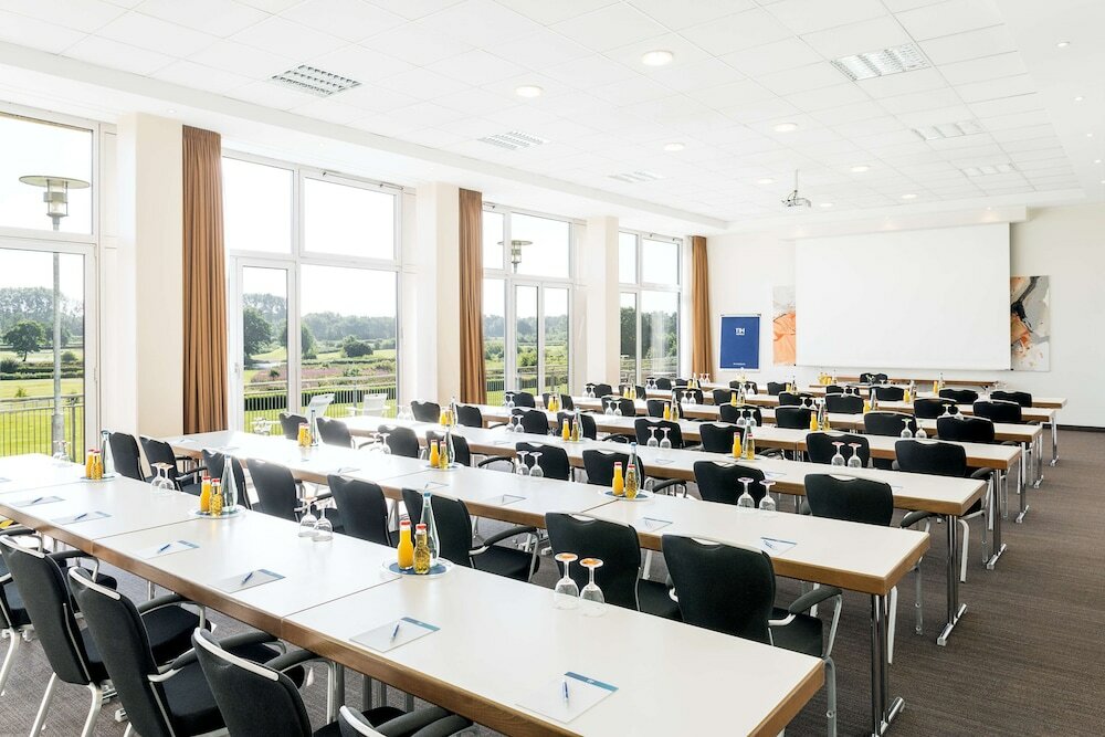 Фото Nh Hamburg Horner Rennbahn