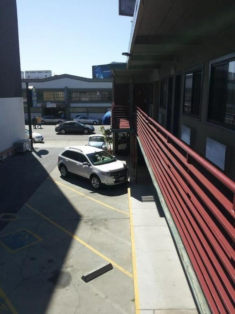 Фото Bay Bridge Inn