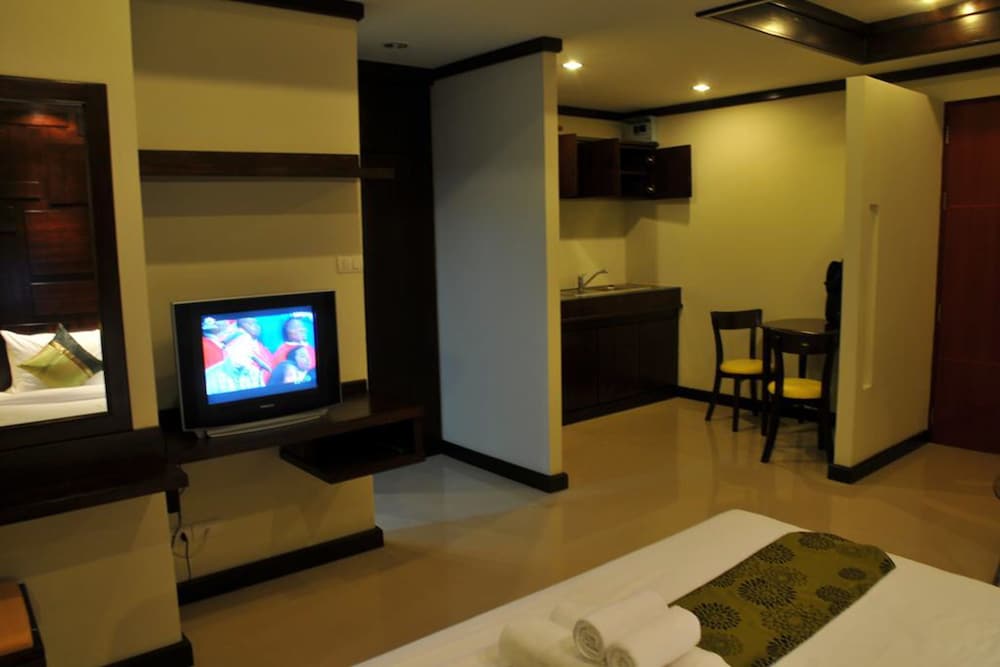 Фото Boonjumnong Modern Apartment