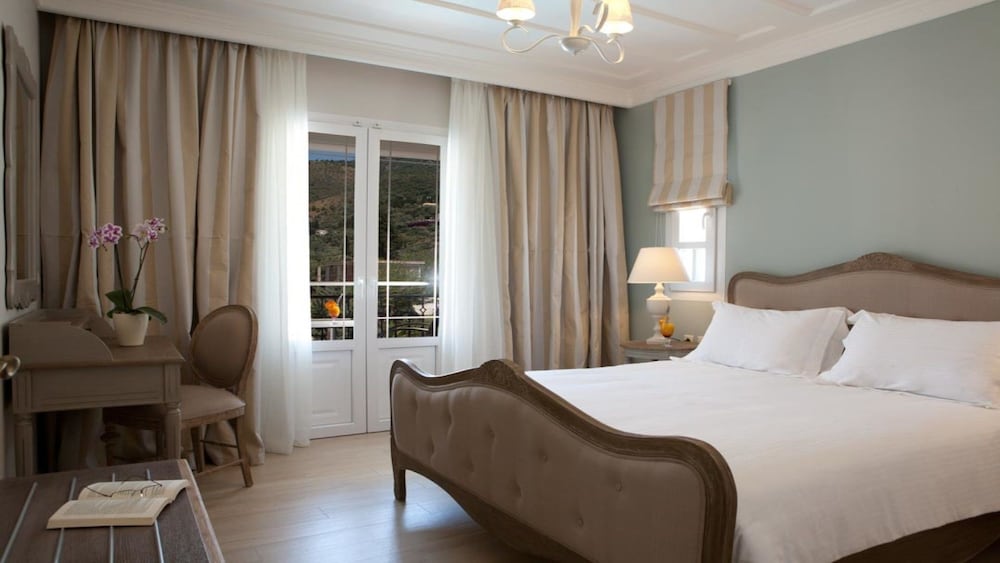 Фото Royal Nidri Hotel & Apartments