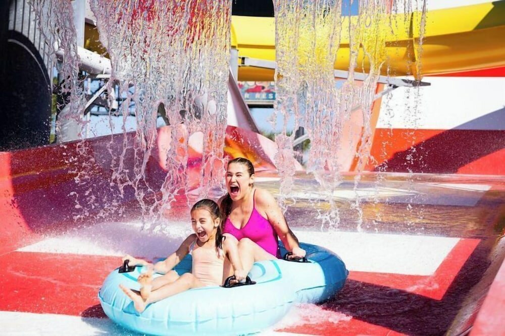 Фото CoCo Key Hotel and Water Resort