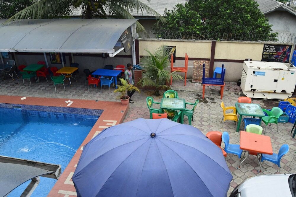 Фото De'elites Pool Bar & Inn