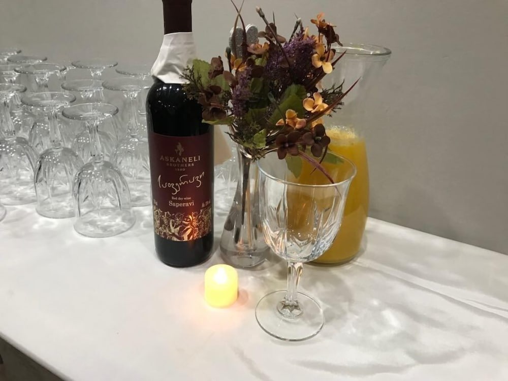 Фото Metekhi Line