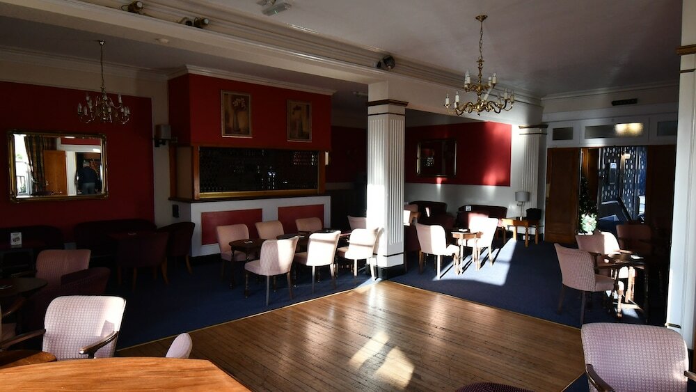 Фото Bourne Hall Hotel